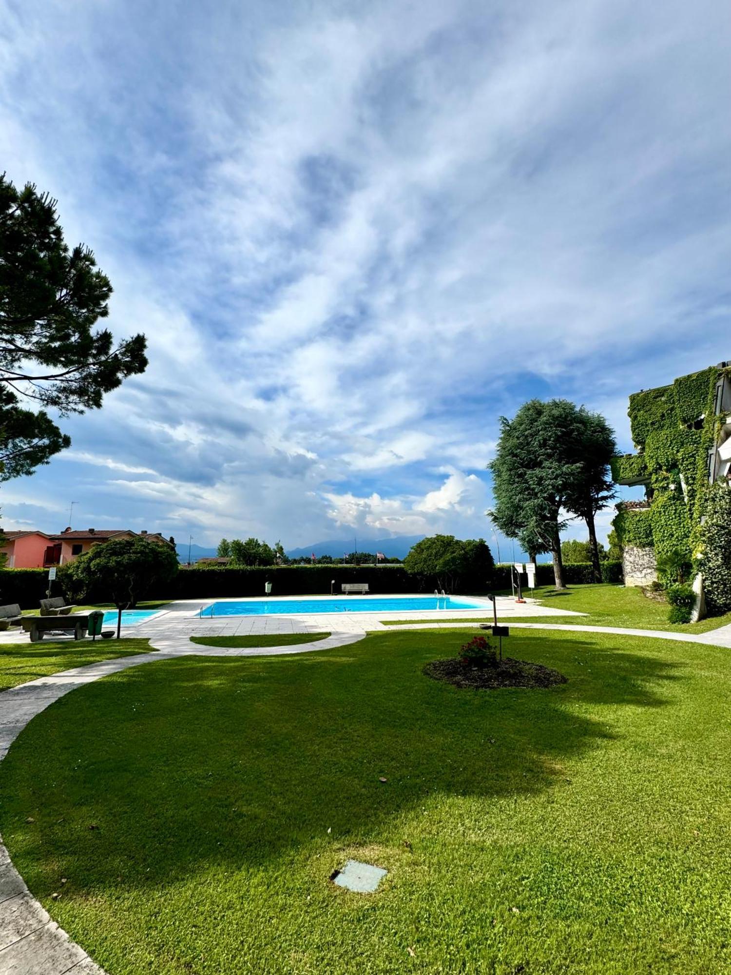 Amazing Residence Lake View Desenzano Ντεζεντσάνο ντελ Γκάρντα Εξωτερικό φωτογραφία