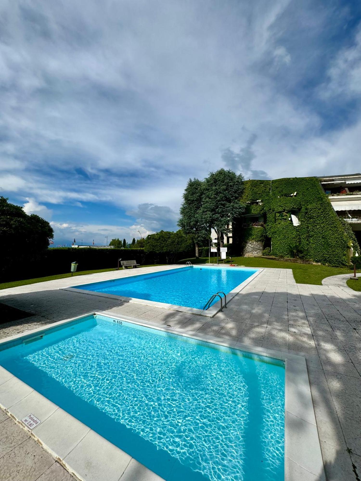 Amazing Residence Lake View Desenzano Ντεζεντσάνο ντελ Γκάρντα Εξωτερικό φωτογραφία