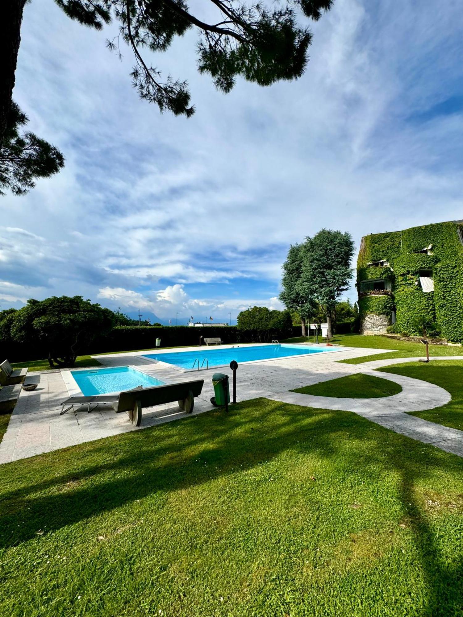 Amazing Residence Lake View Desenzano Ντεζεντσάνο ντελ Γκάρντα Εξωτερικό φωτογραφία